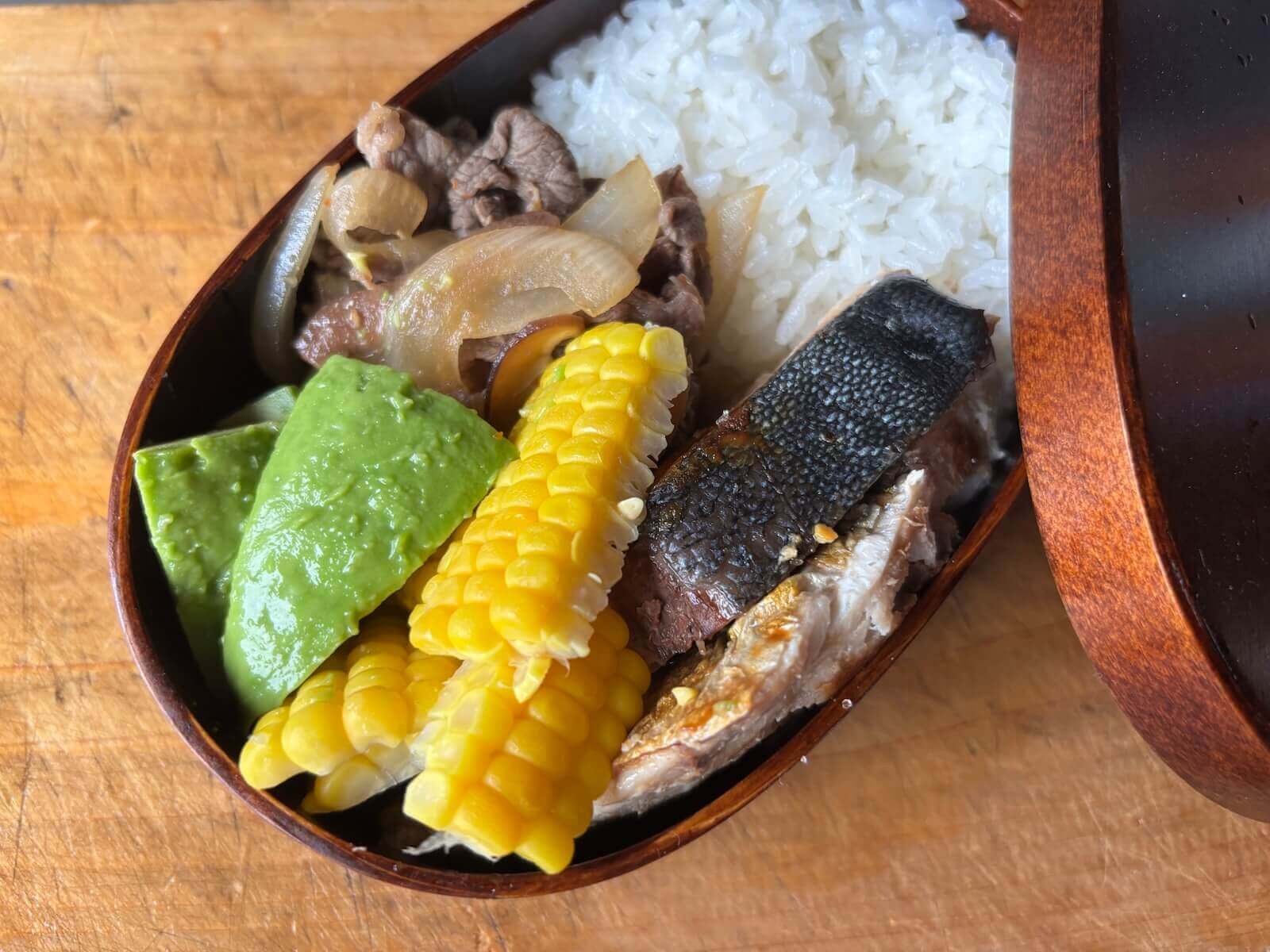 プルコギとごま鯖とブリとアボガドのお弁当